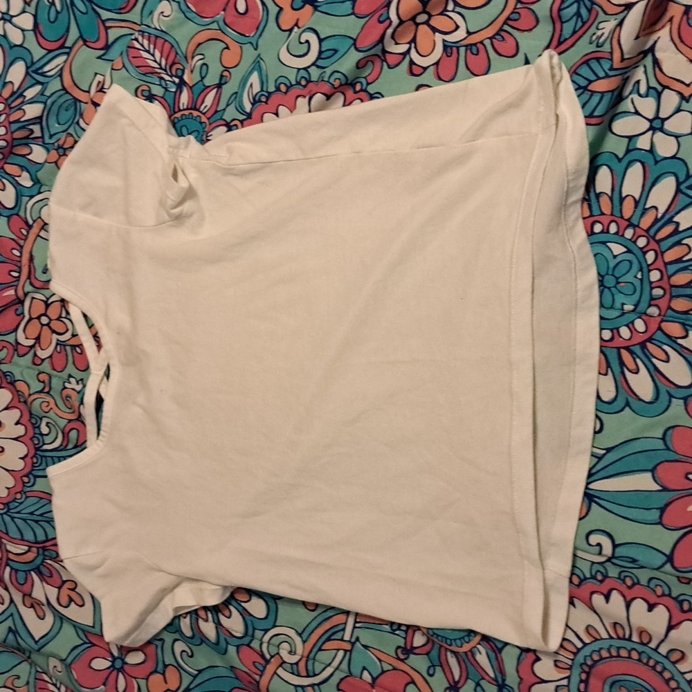 White tee shirt